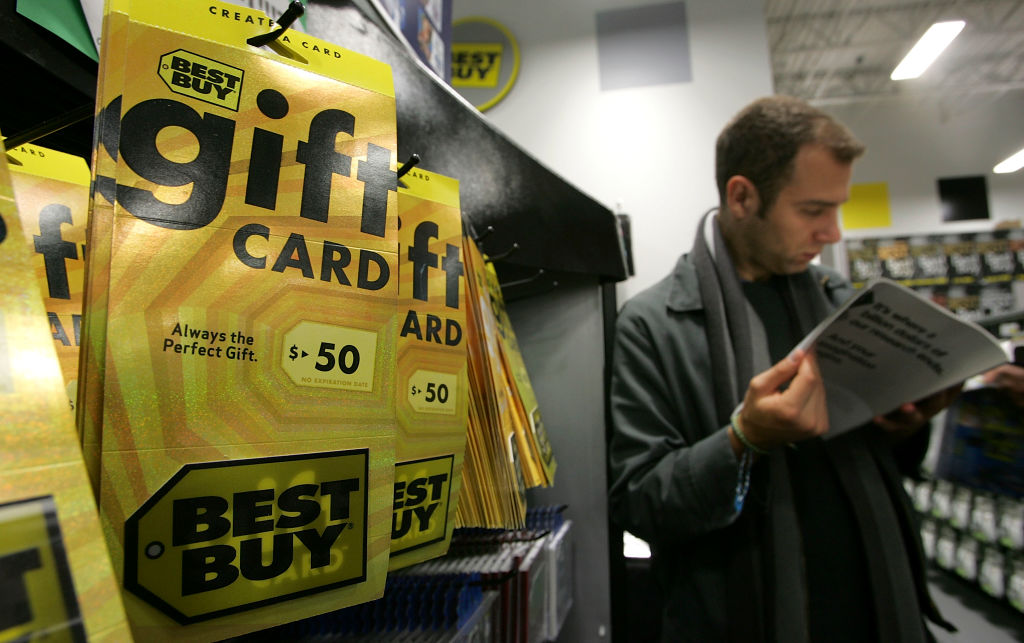 'Card Draining' Is The Latest Scam This Holiday Season