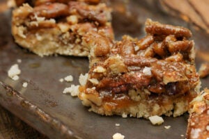 Crumble,Pecan,Pie,Bars,,Dessert,For,Thanksgiving